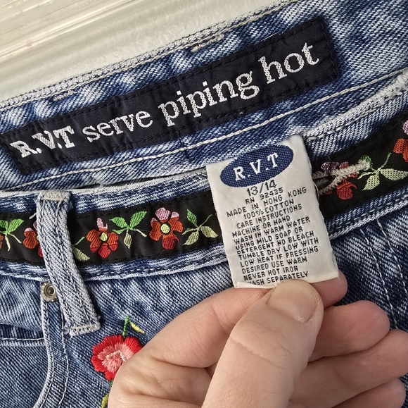 RVT Vtg Jeans 90’s Y2K Embroidered Bohemian Floral Sz 13/14 Jeans Womens Jrs - Picture 4 of 10